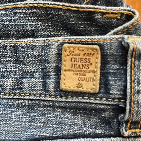 “Foxy-Flare” Guess Jeans - Picture 11 of 11